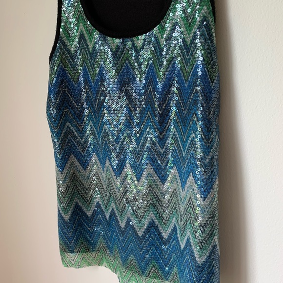 Sequins Racerback top - Picture 3 of 4